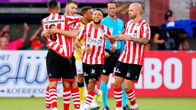 因此更加倾 因此更加倾