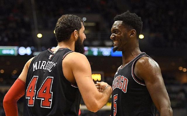 背身做墙与 背身做墙与